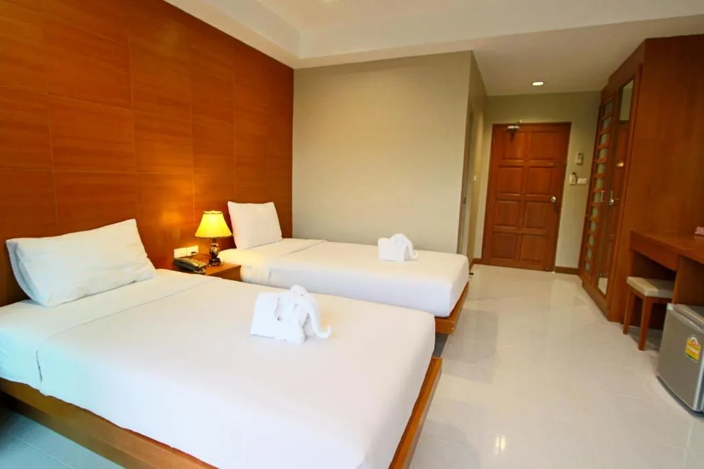 Good Nice Hotel Patong фото 2