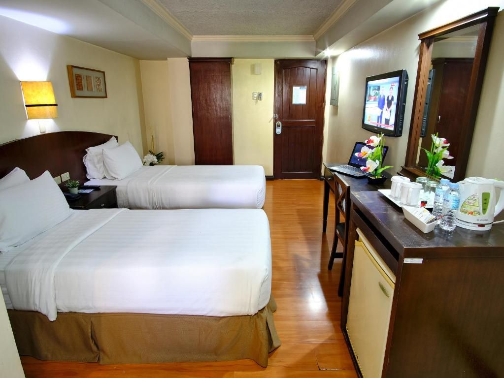Fersal Hotel Manila фото 30