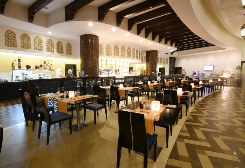 Bahi Ajman Palace Hotel фото 103