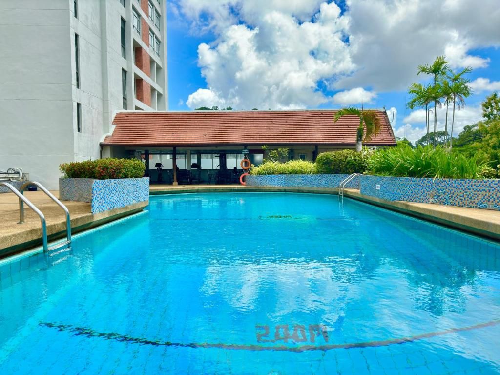 Phuket Merlin Hotel фото 53