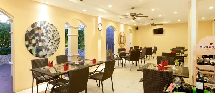 Фото отеля The Front Village