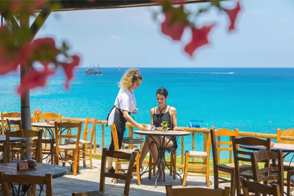 Cavo Maris Beach Hotel фото 43