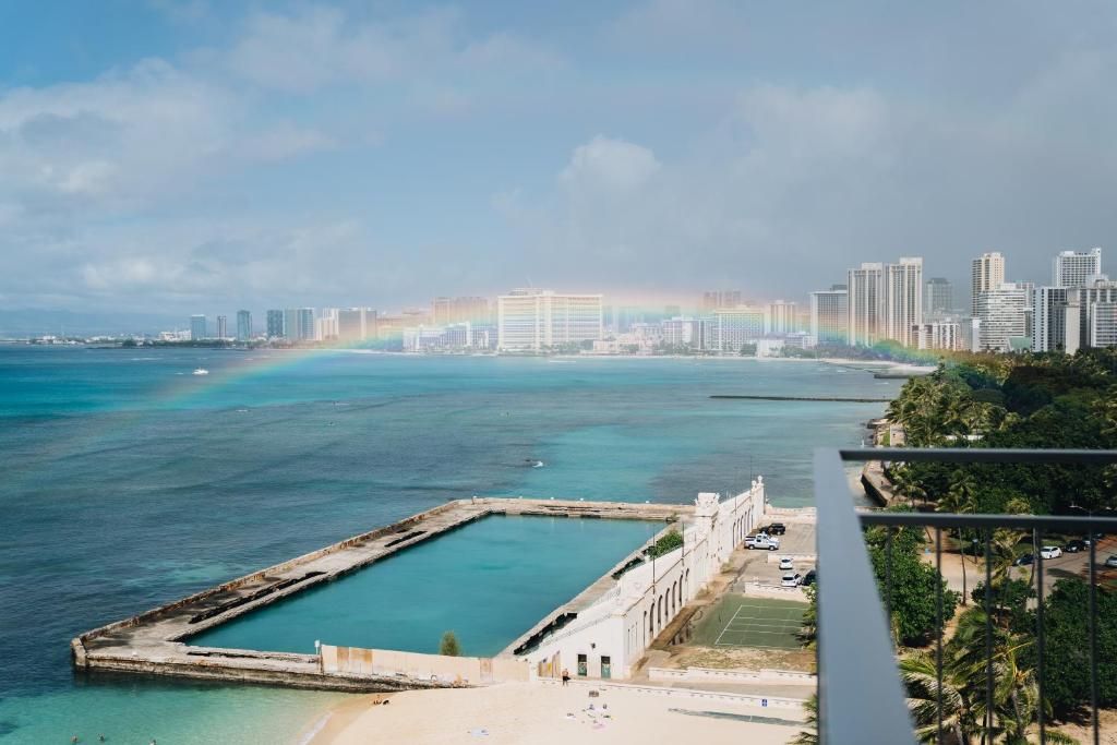 The New Otani Kaimana Beach Hotel фото 49
