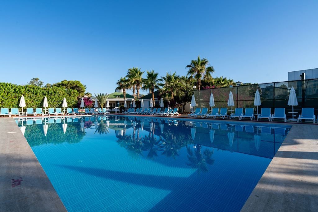 The Garden Beach Hotel фото 9