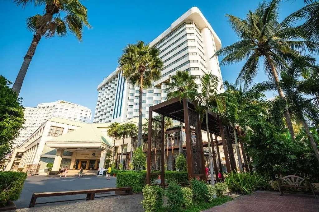 Jomtien Palm Beach Hotel & Resort фото 0