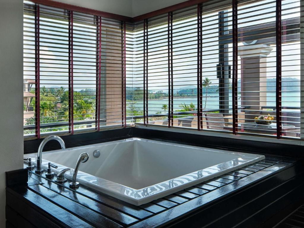 Pullman Phuket Panwa Beach Resort фото 152