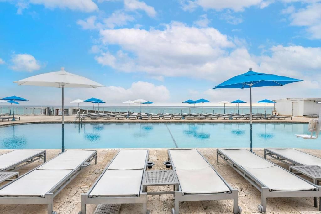 Ramada Plaza Marco Polo Beach Resort фото 20