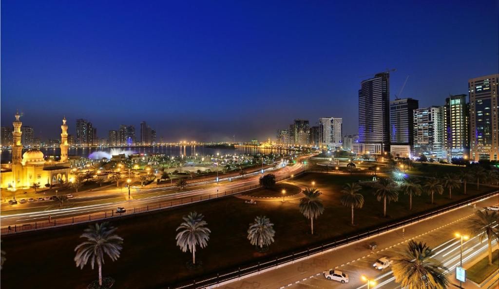 Al Majaz Premiere Deluxe Hotel Apartments фото 22