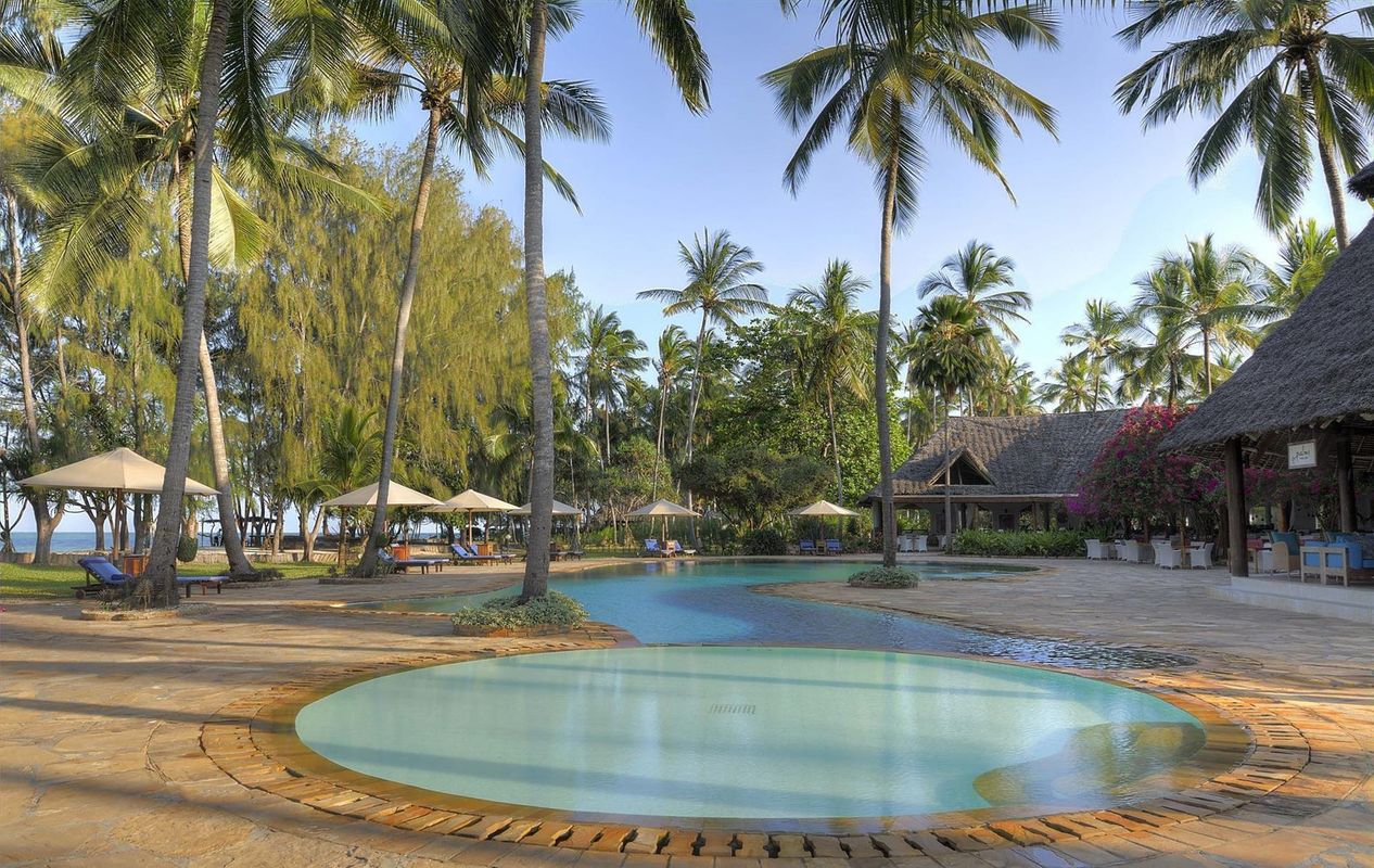 Bluebay Beach Resort & Spa фото 40