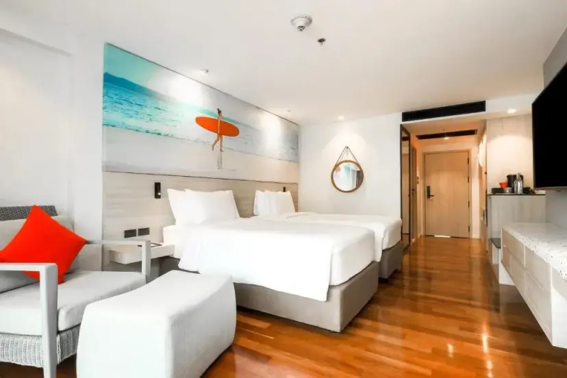 Radisson RED Phuket Patong Beach фото 2