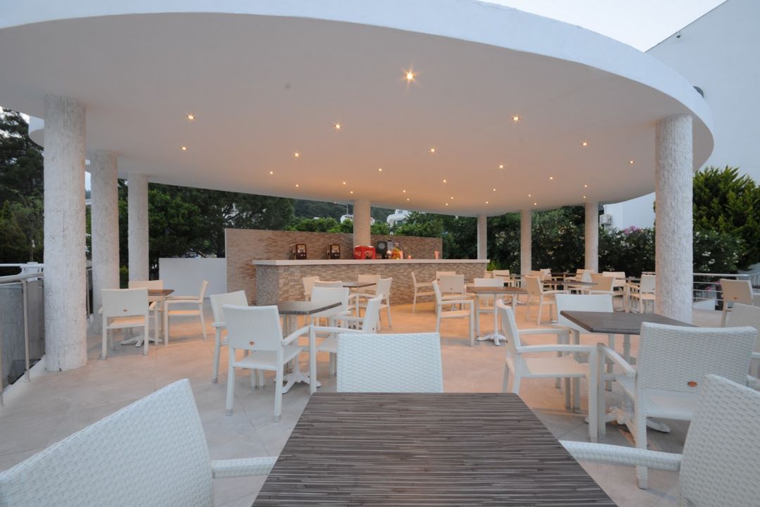 Caprice Beach Hotel фото 13