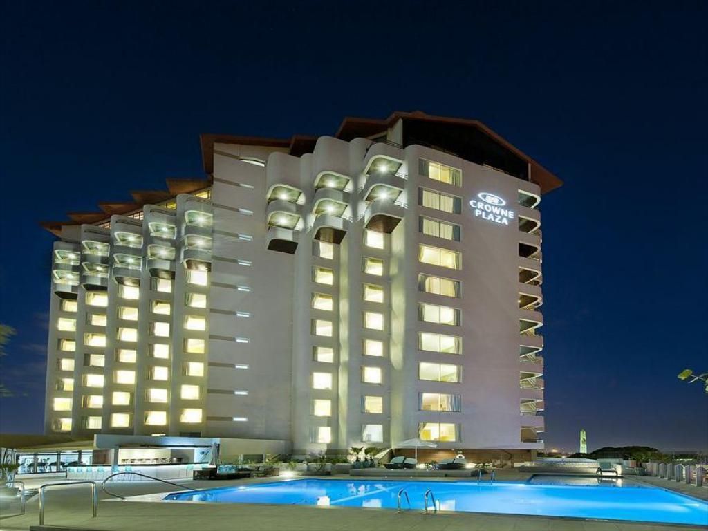 Crowne Plaza фото 0