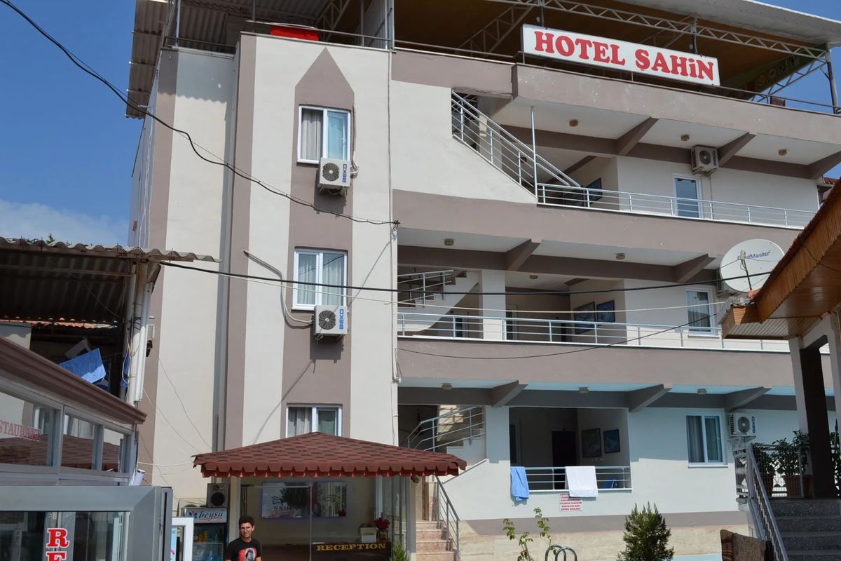 Hotel Sahin фото 0