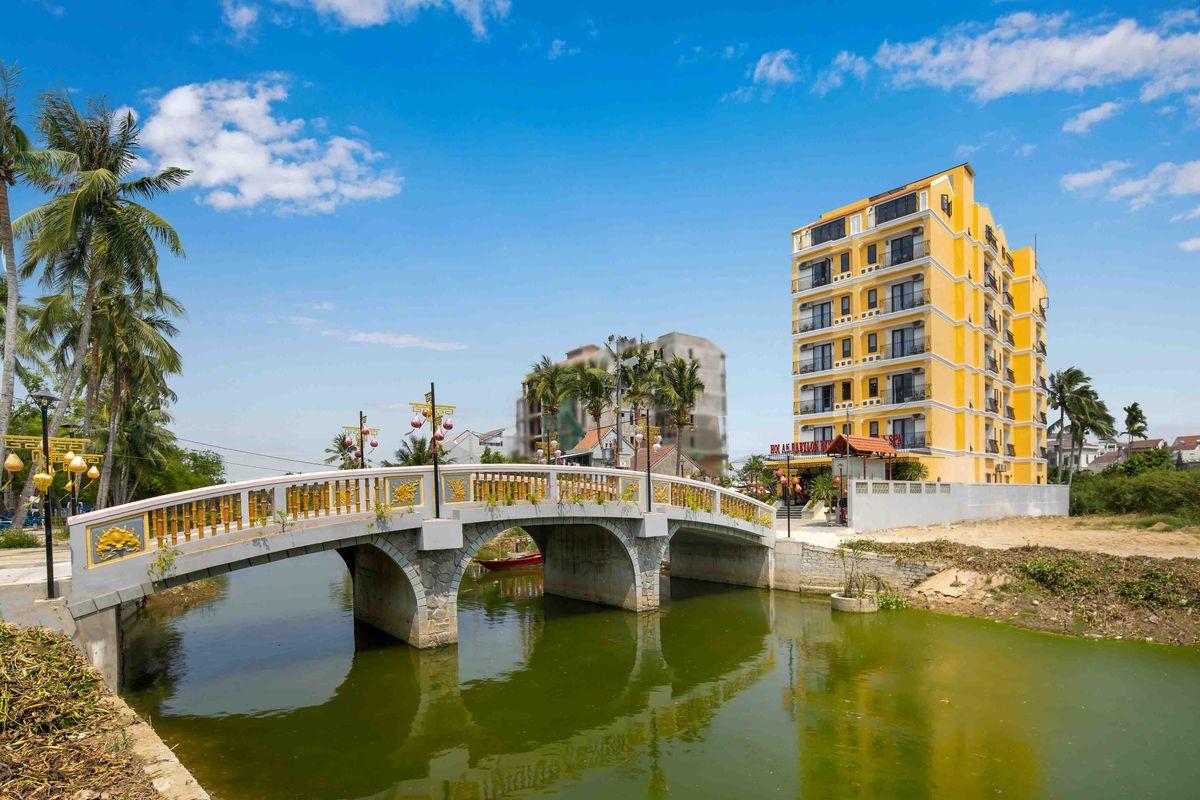 Hoi An Babylon Riverside Hotel & Spa фото 0