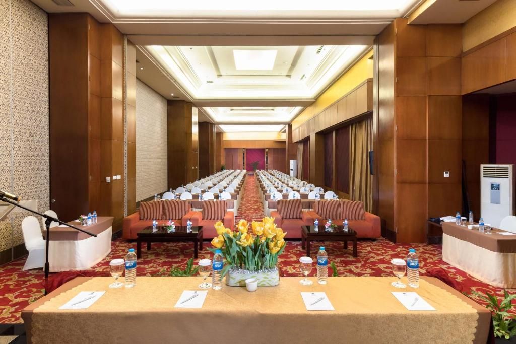 Best Western Mangga Dua Hotel and Residence фото 52
