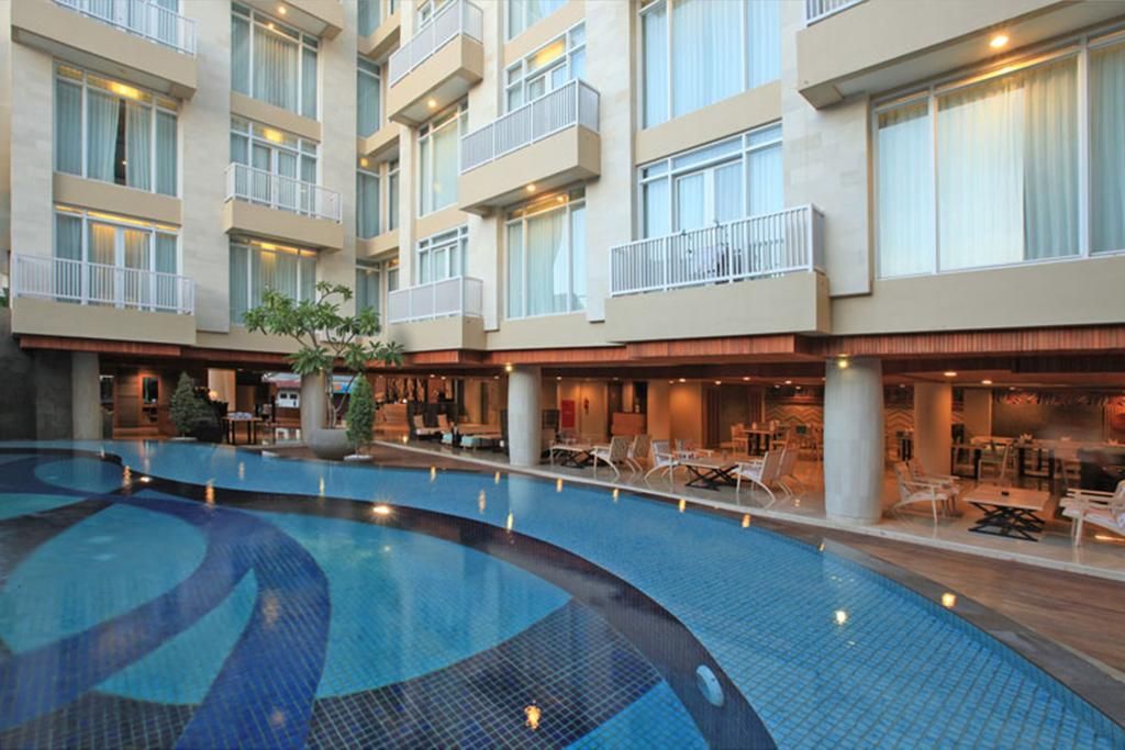 Bedrock Hotel Kuta Bali фото 18