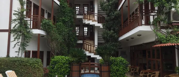 Фото отеля Karyatit Hotel