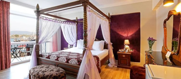 Фото отеля Urla Pera Hotel