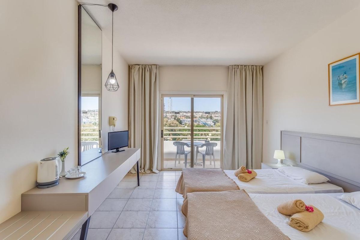 Pierre Anne Beach Hotel фото 3