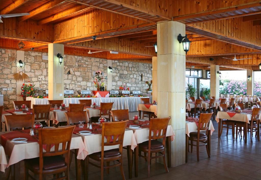 Corallia Beach Hotel фото 11