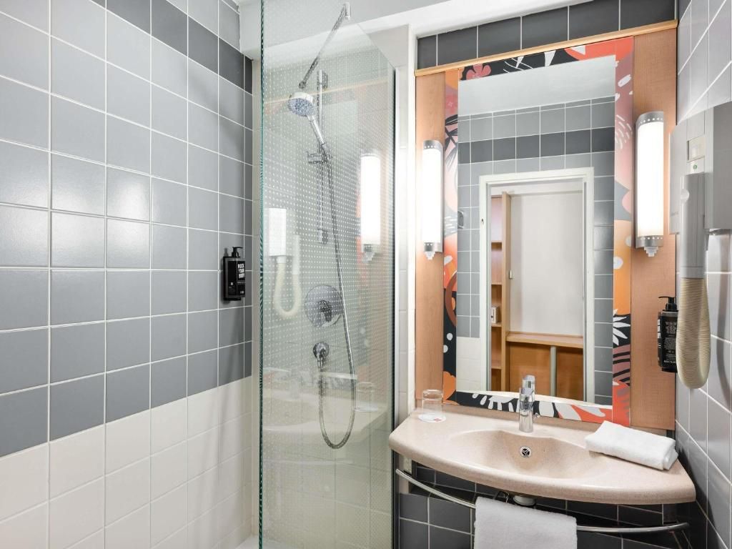 Ibis Budapest Heroes Square Hotel фото 25