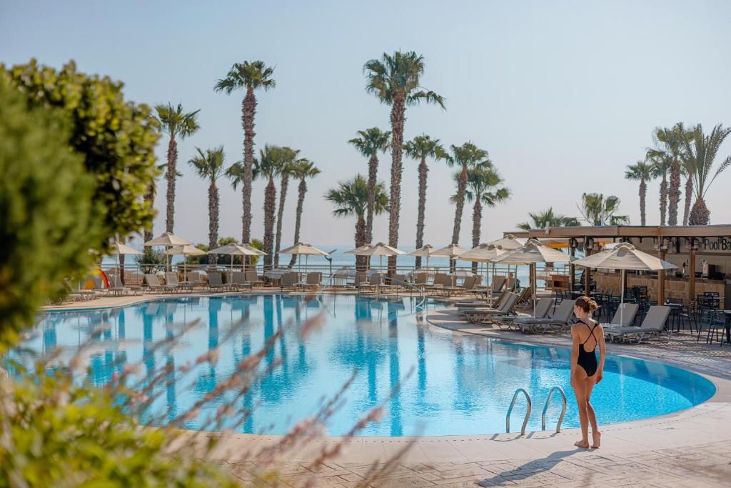 Louis Althea Beach Hotel фото 30