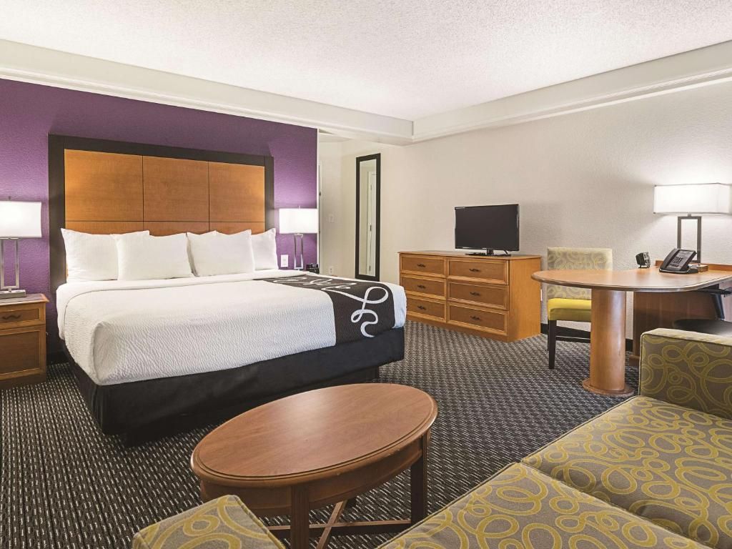 La Quinta Inn & Suites Miami Airport East фото 19