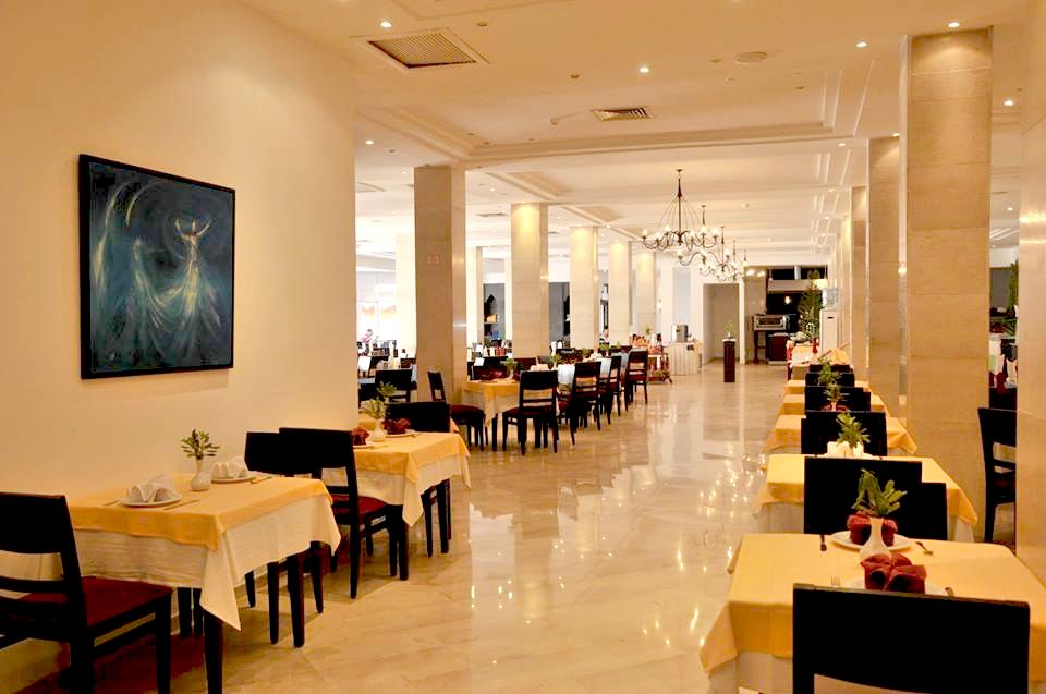 Hotel La Couronne фото 81