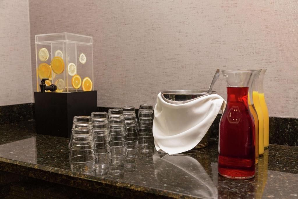 Hilton Chicago/Oak Lawn фото 56