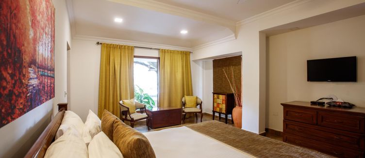 Фото отеля Aguada Anchorage - The Villa Resort