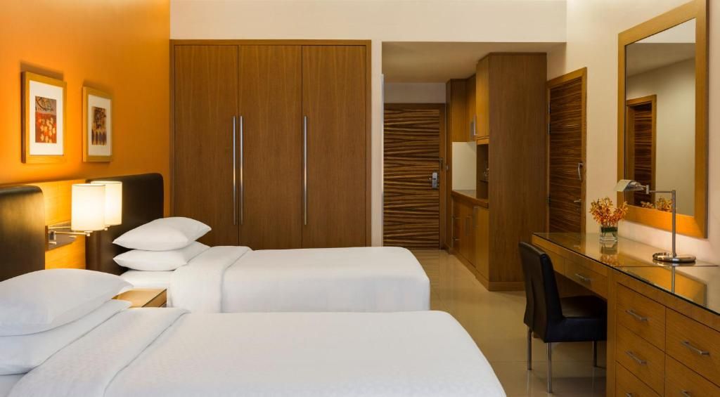 Four Points by Sheraton Downtown Dubai фото 3