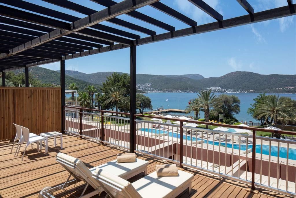 DoubleTree by Hilton Bodrum Isil Club Resort фото 89