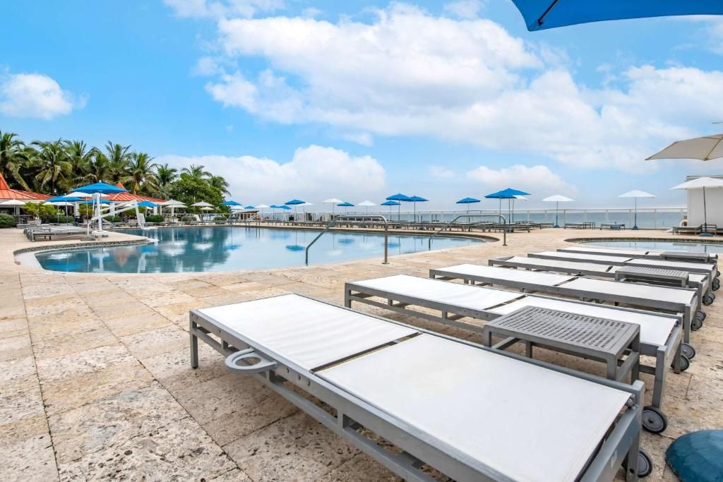 Ramada Plaza Marco Polo Beach Resort фото 27
