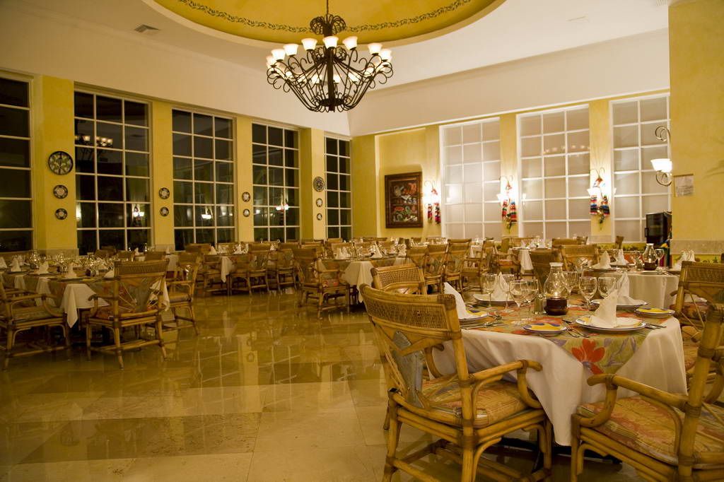 Hotel Latini фото 0