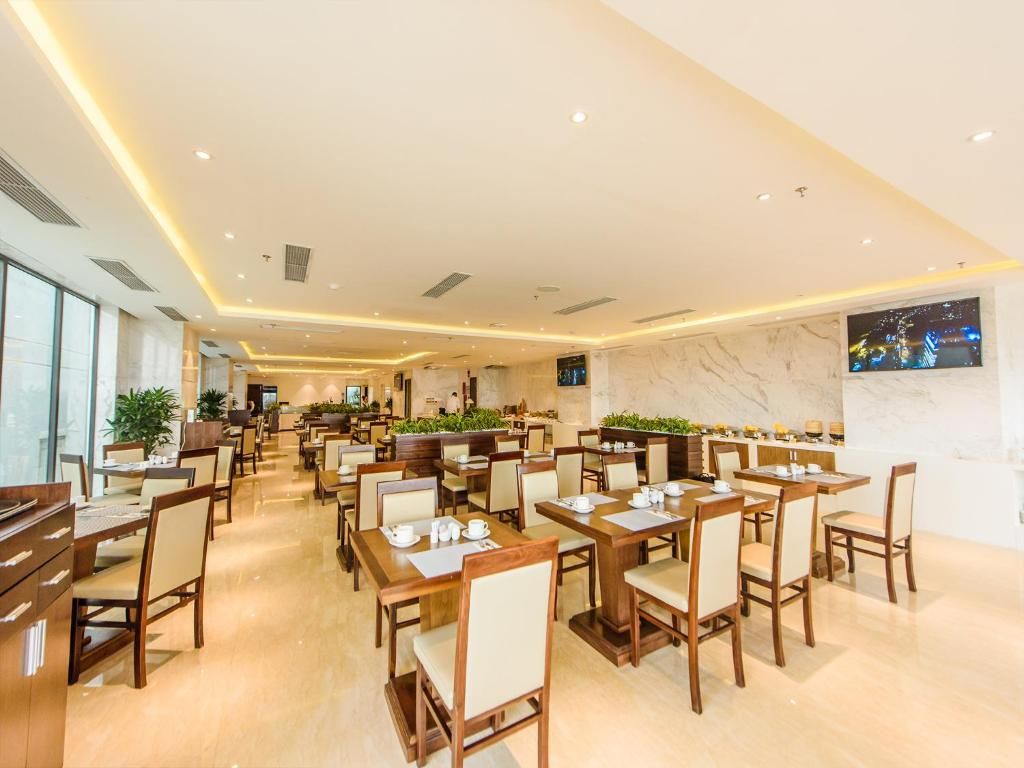 Yarra Ocean Suites Danang фото 47