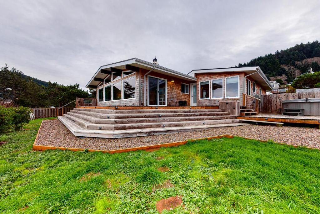 Patty s Sea Perch Oceanfront фото 7