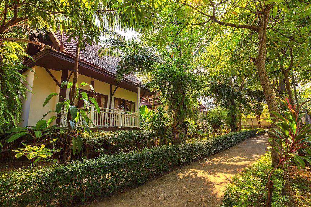 Lanta Klong Nin Beach Resort фото 44