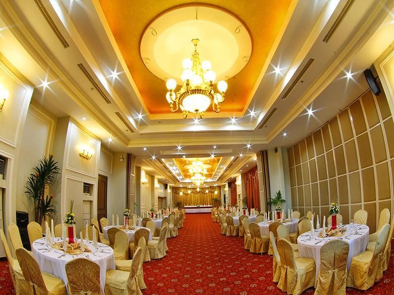Sarrosa International Hotel and Residential Suites - Multiple Use Hotel фото 5