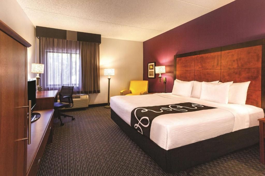 La Quinta Inn & Suites Miami Airport East фото 21