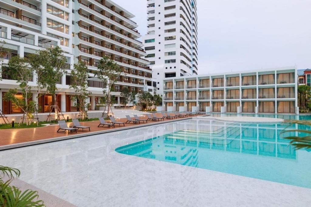Patong Beach Hotel by See2Sea фото 6