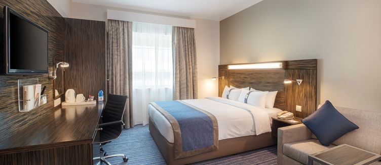 Фото отеля Holiday Inn Express Dubai Safa Park
