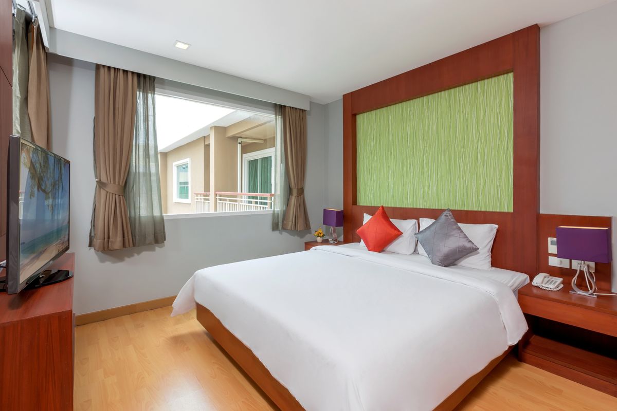 Elite Suite Hotel Patong фото 59