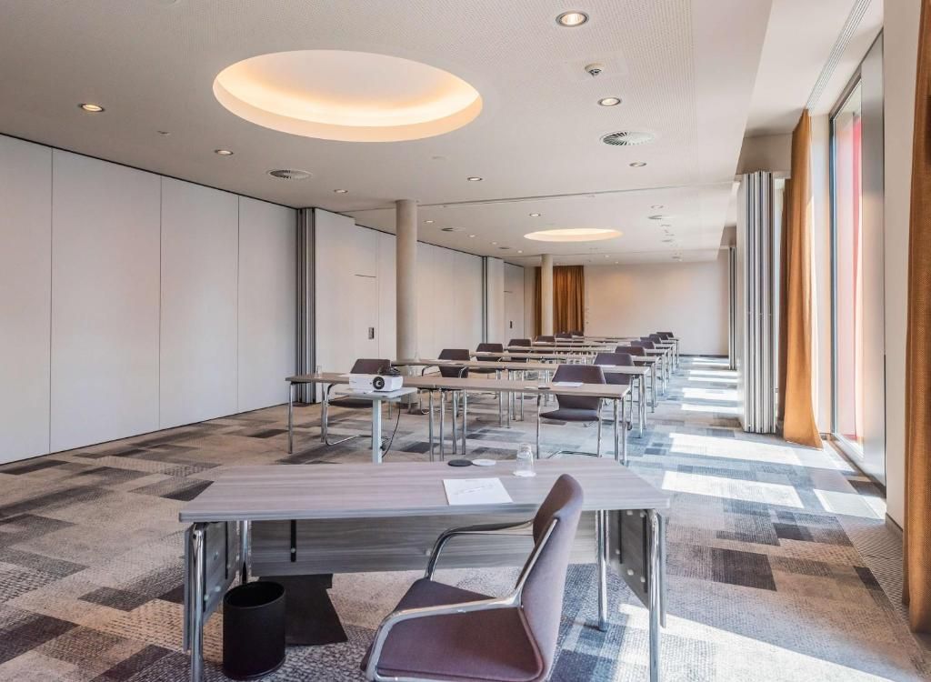 Hilton Garden Inn Stuttgart Neckarpark фото 21