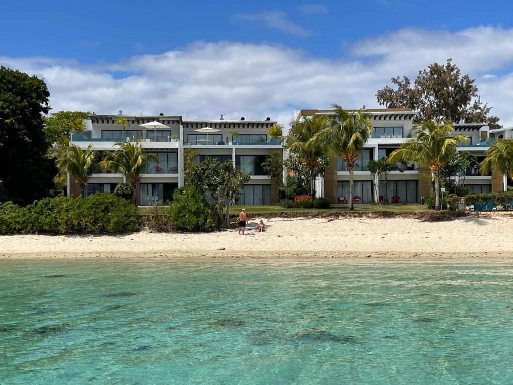 Cap Ouest Beachfront Luxury Penthouse фото 20