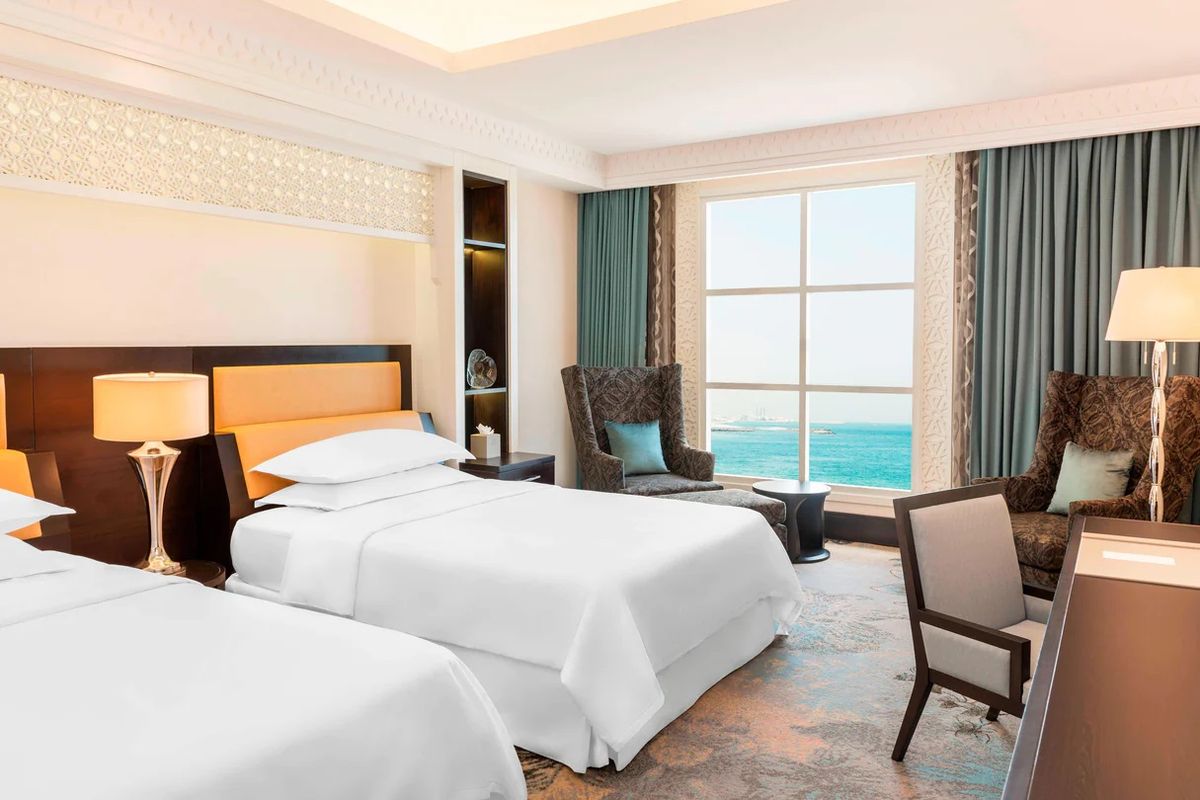 Sheraton Sharjah Beach Resort & Spa фото 4
