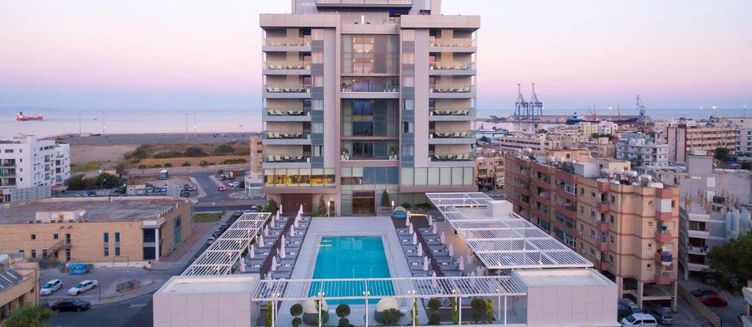 Фото отеля Radisson Blu Hotel, Larnaca