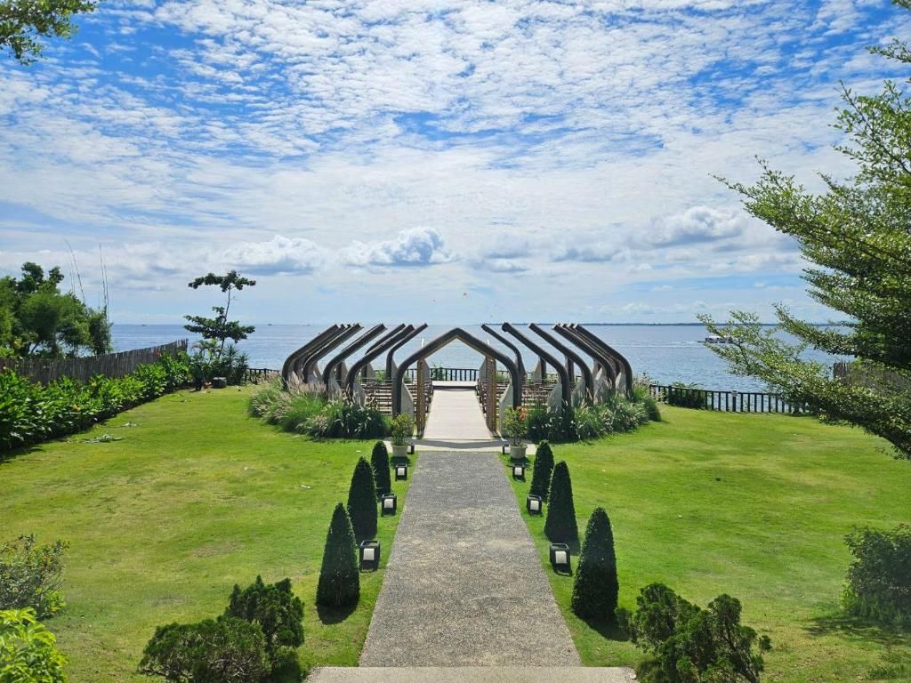 Savoy Hotel Mactan Newtown фото 22
