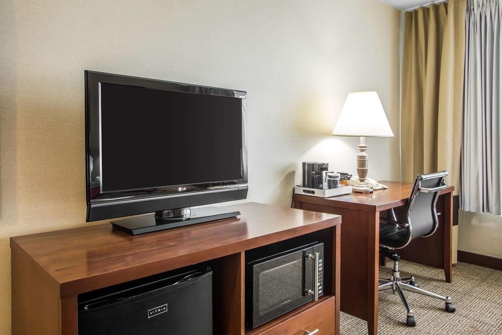 Quality Inn Midway Airport фото 24