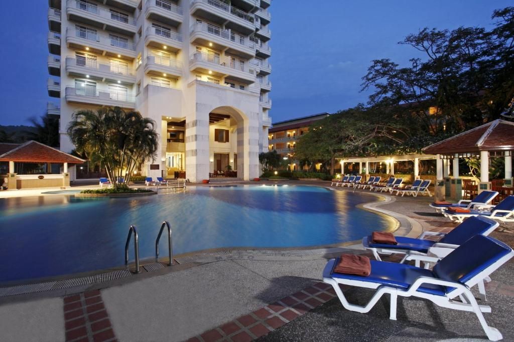 The Waterfront Suites Phuket By Centara фото 32