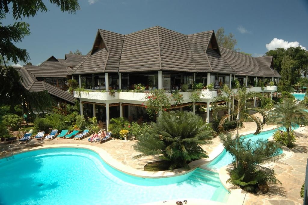 Travellers Beach Hotel and Club фото 26